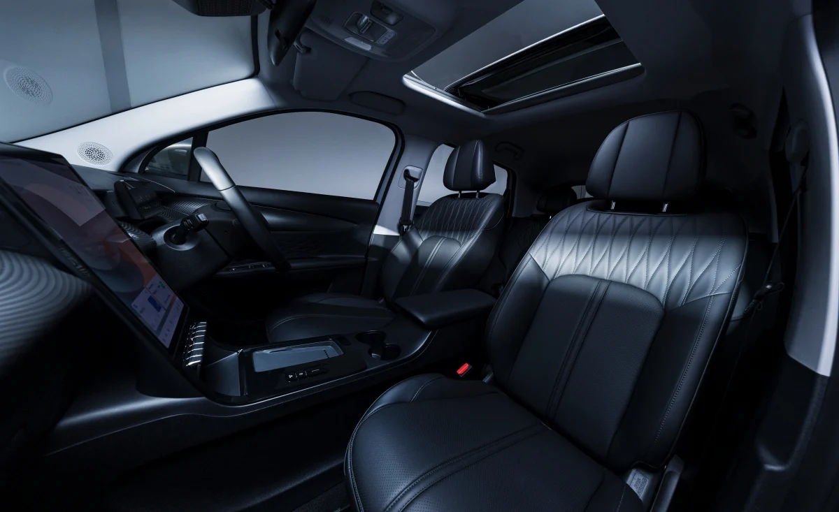 Lepas L4 interior with 13.2-inch infotainment touchscreen and wraparound cabin